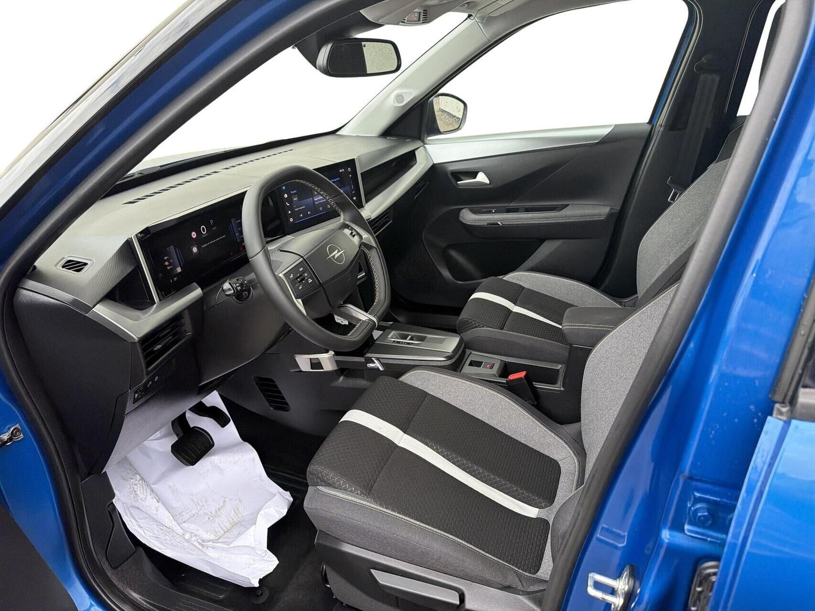 Blå Opel Frontera fra 2025