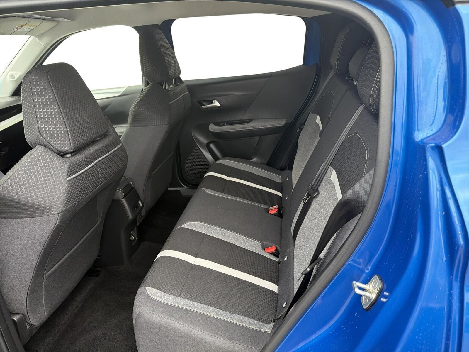 Blå Opel Frontera fra 2025