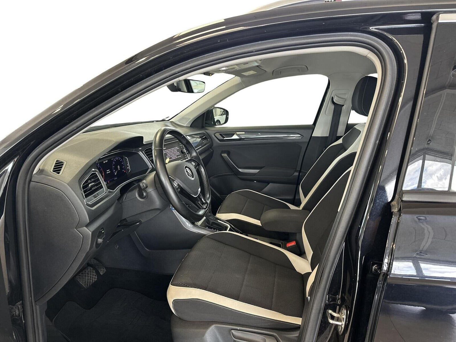 Sort VW T-Roc fra 2022