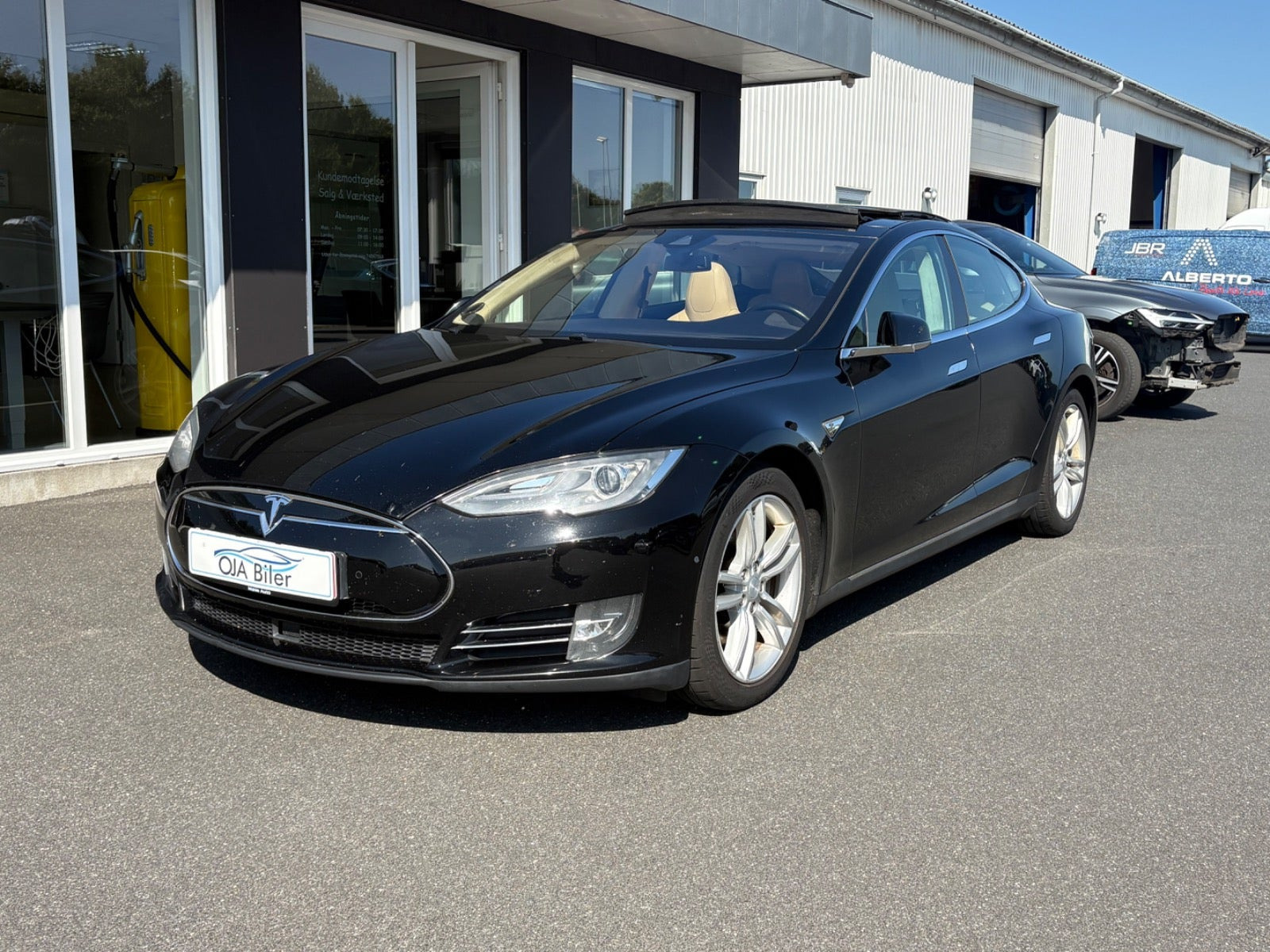 Tesla Model S 85D