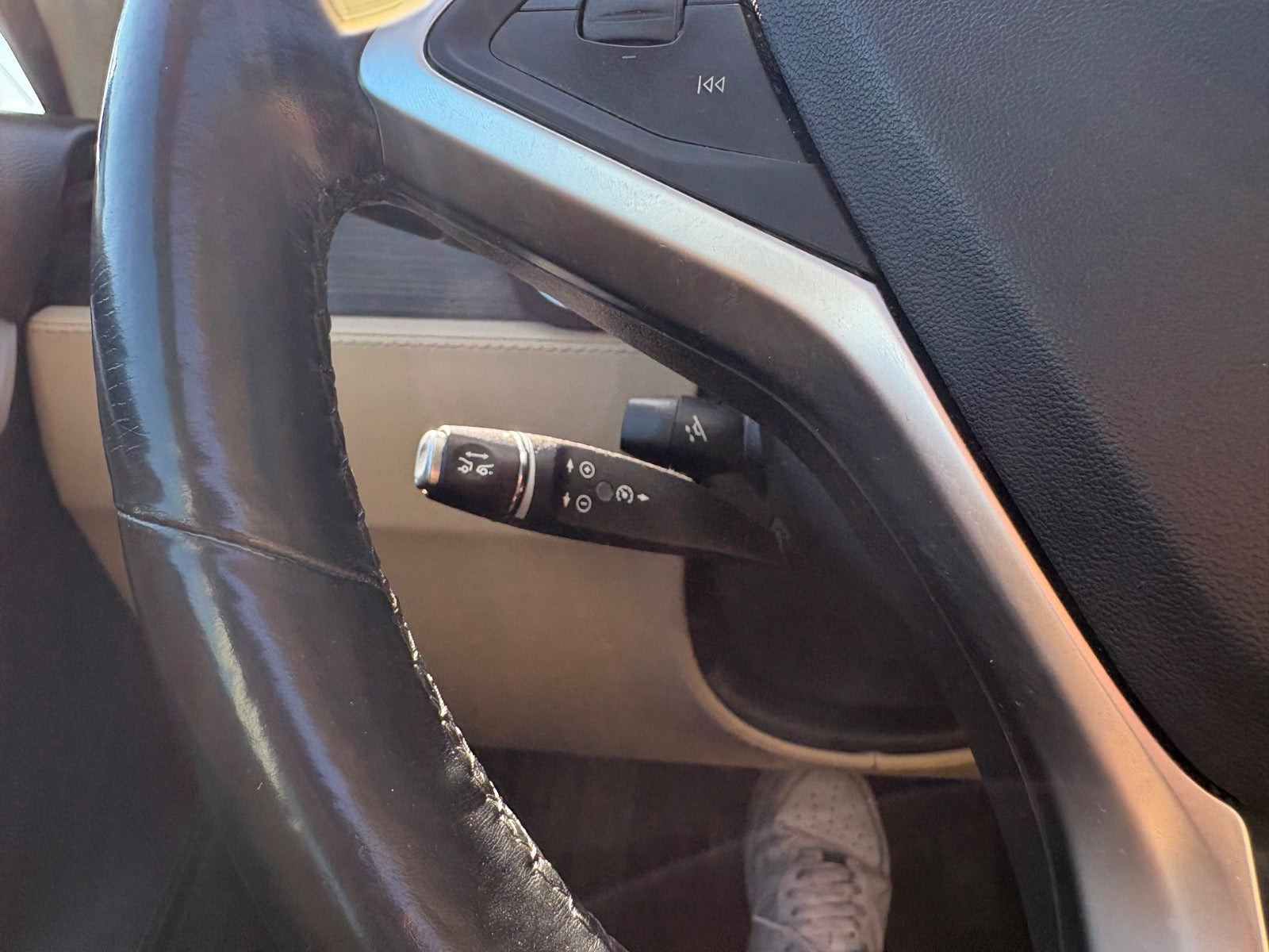 Sort Tesla Model S fra 2015