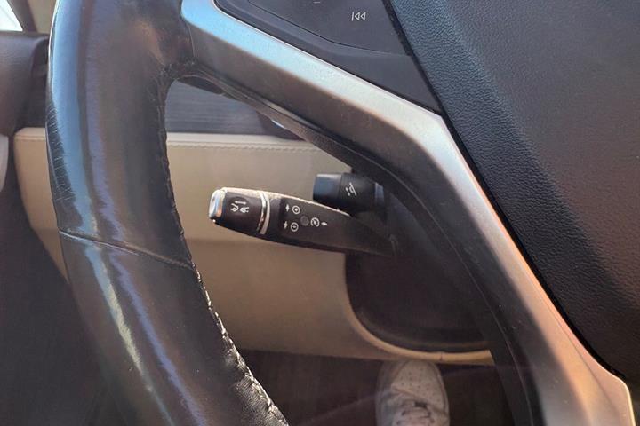 Sort Tesla Model S fra 2015