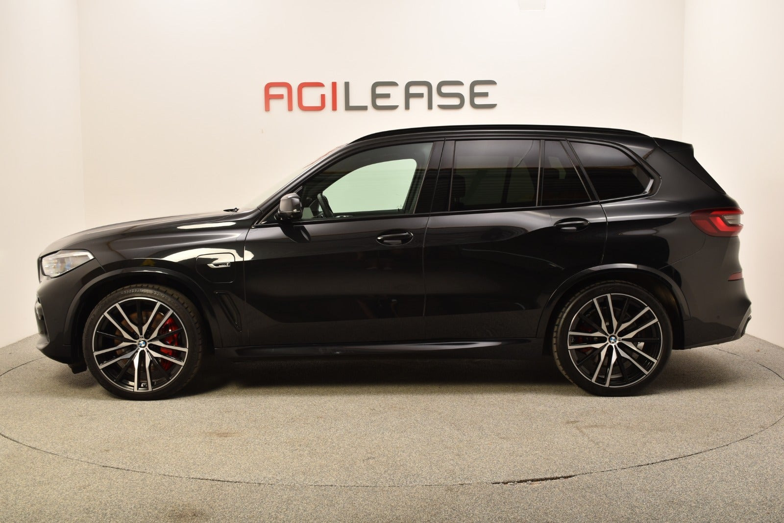 Sort BMW X5 fra 2021