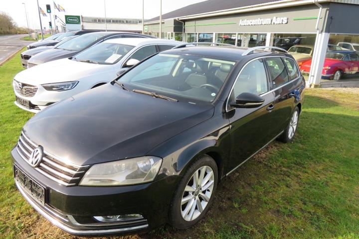 Sort VW Passat fra 2011