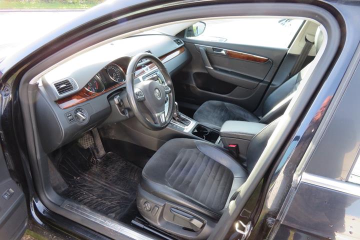 Sort VW Passat fra 2011
