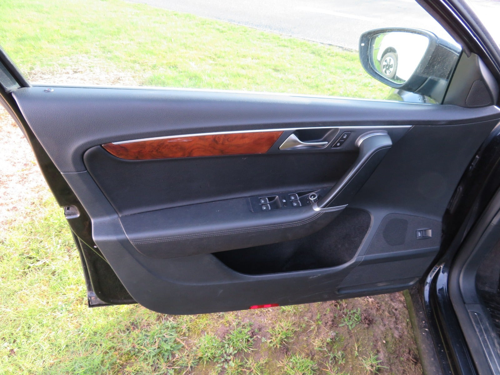 Sort VW Passat fra 2011
