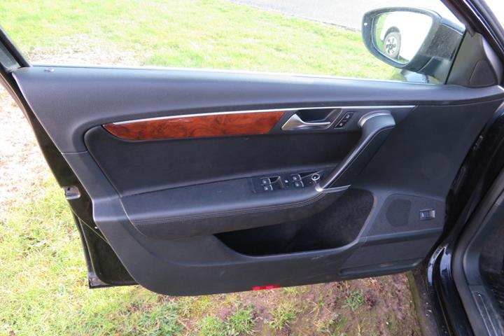 Sort VW Passat fra 2011