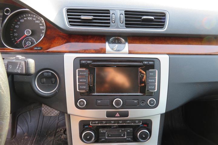 Sort VW Passat fra 2011