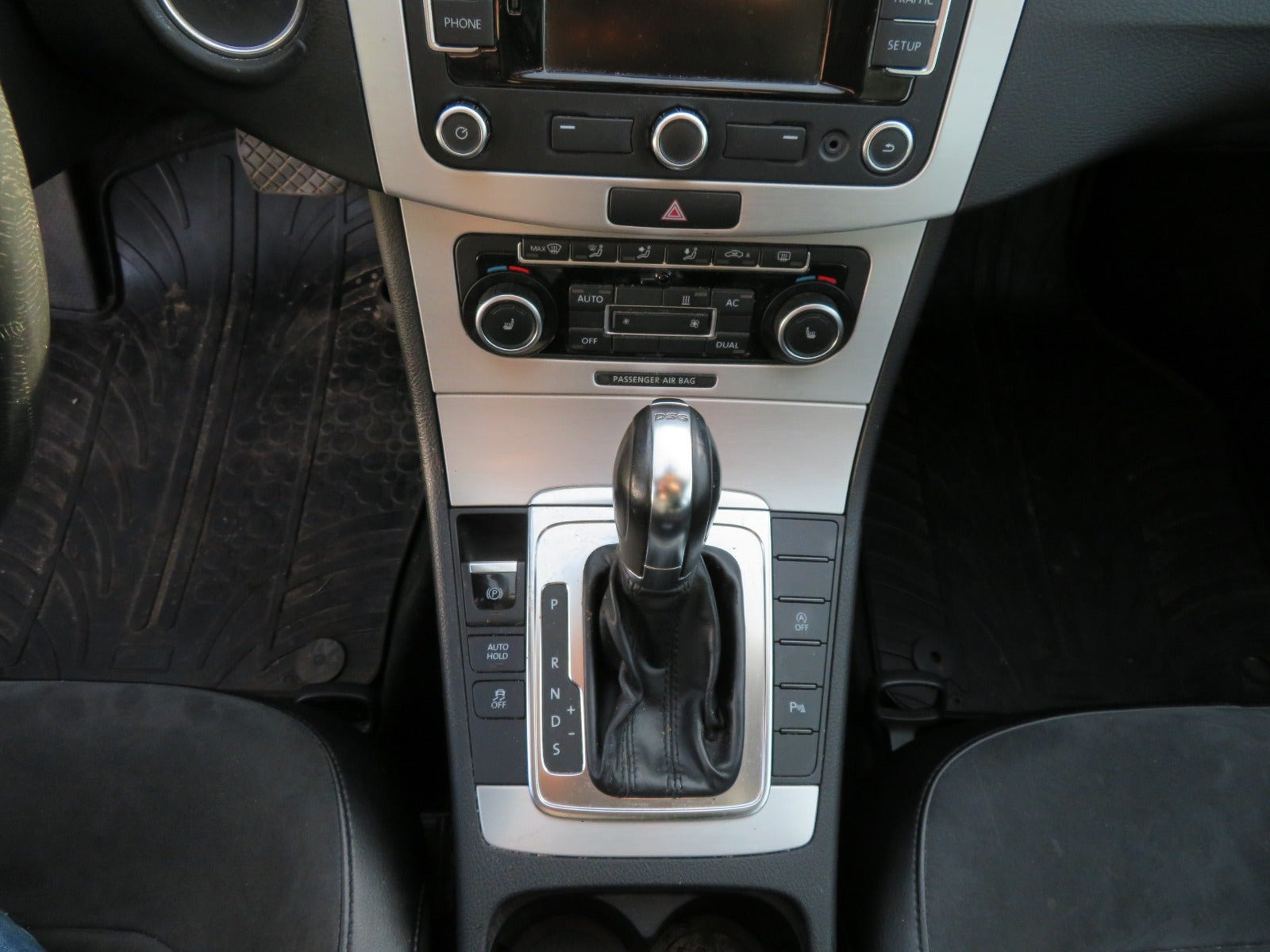 Sort VW Passat fra 2011