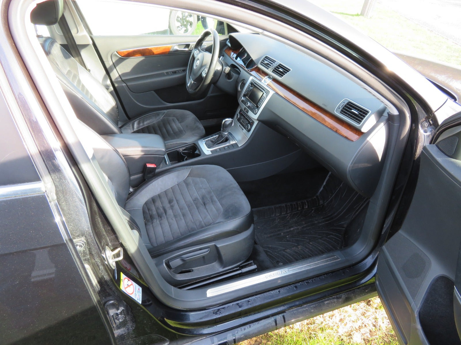 Sort VW Passat fra 2011
