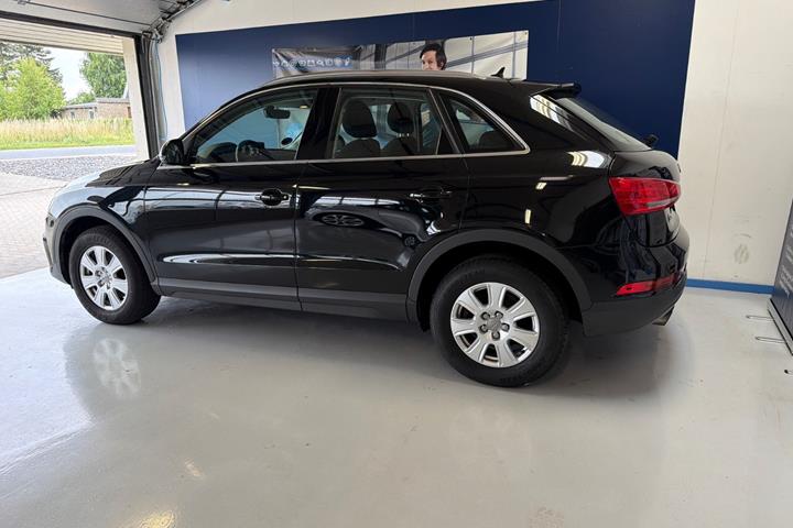 Sort Audi Q3 fra 2017