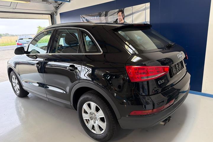 Sort Audi Q3 fra 2017