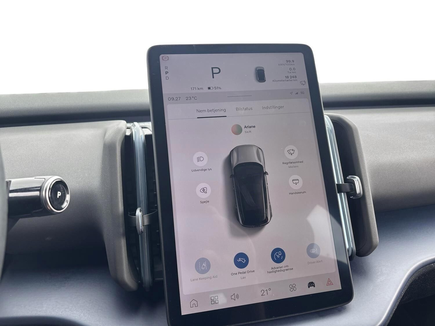 Grå Volvo EX30 fra 2024