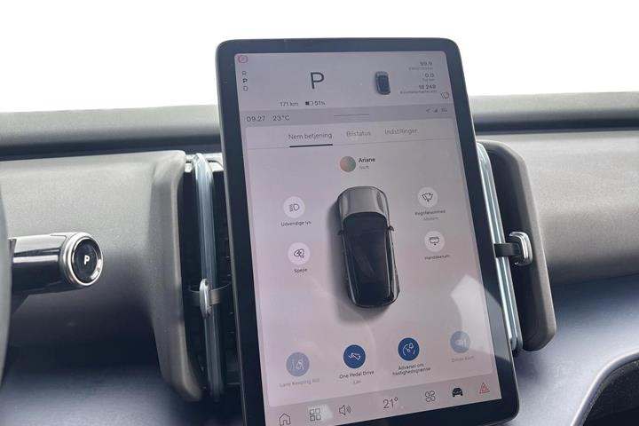 Grå Volvo EX30 fra 2024