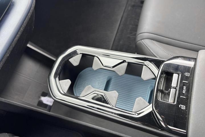 Grå Volvo EX30 fra 2024