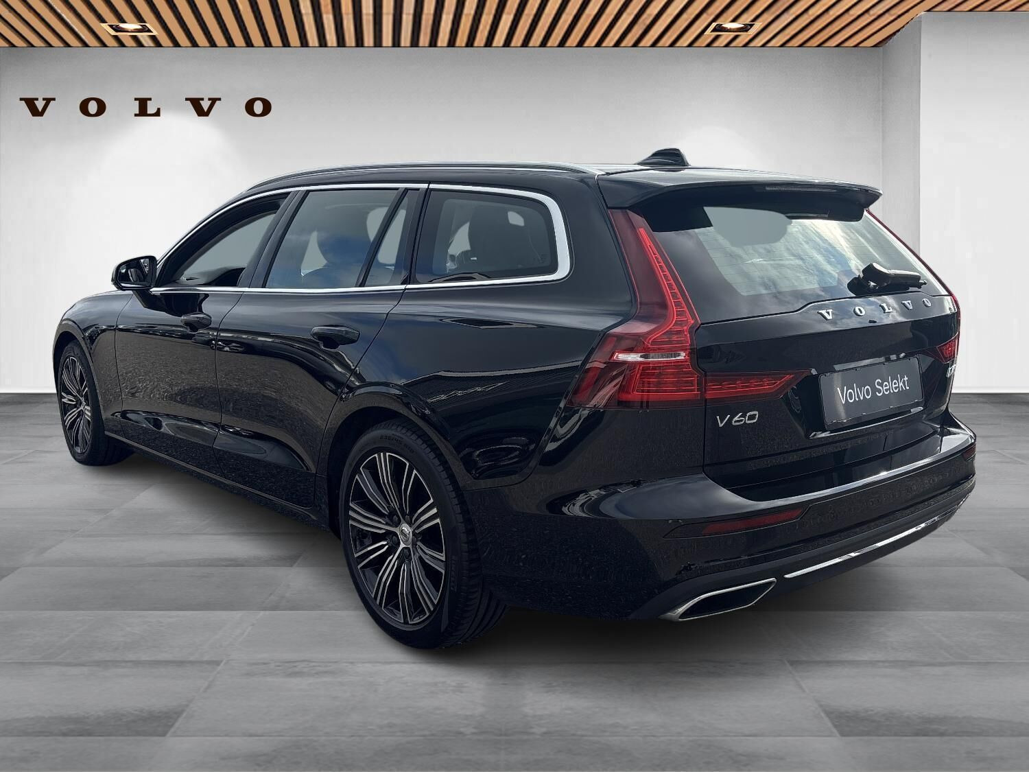 Sort Volvo V60 fra 2020
