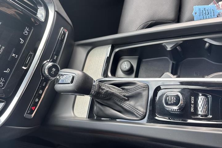 Sort Volvo V60 fra 2020