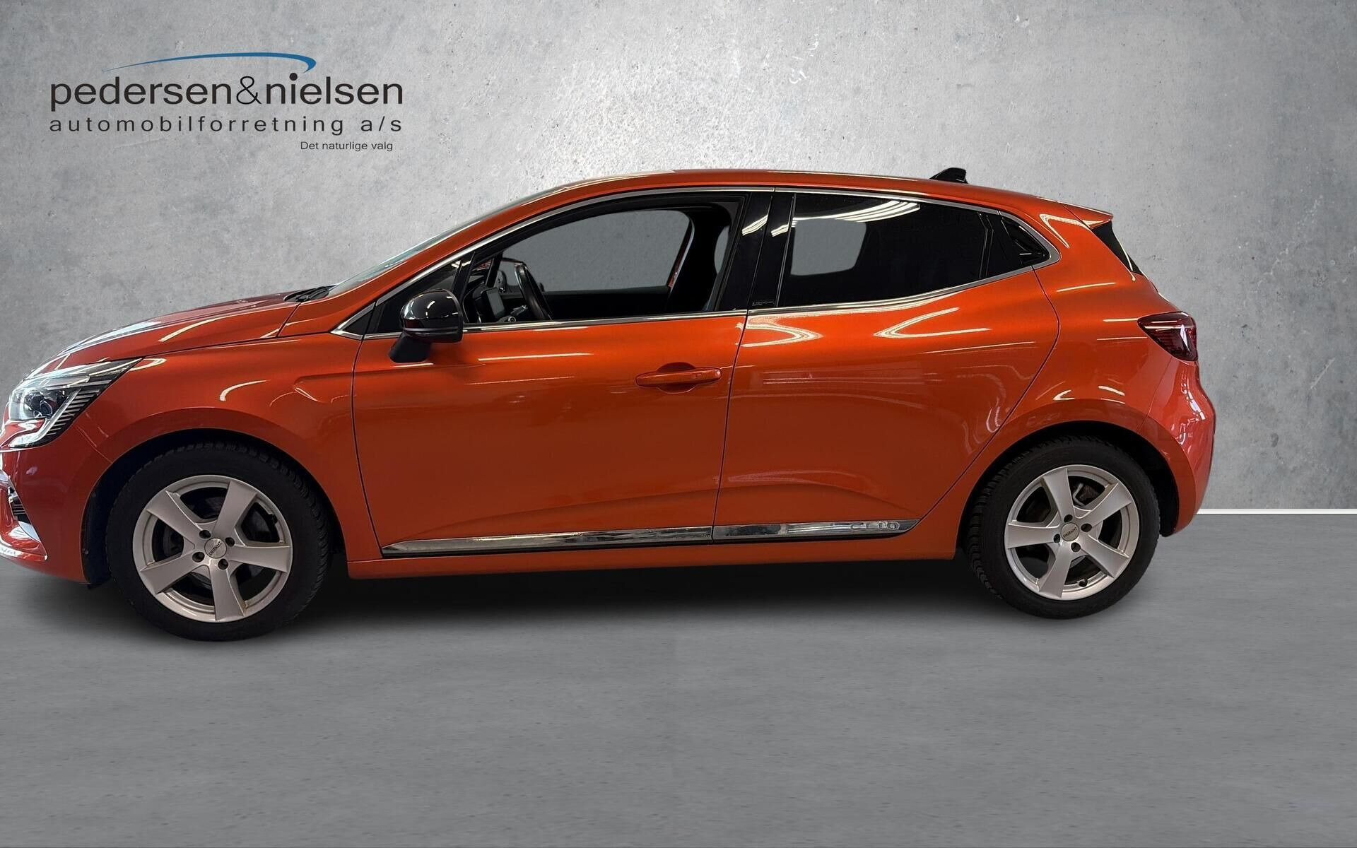 Orange Renault Clio fra 2021
