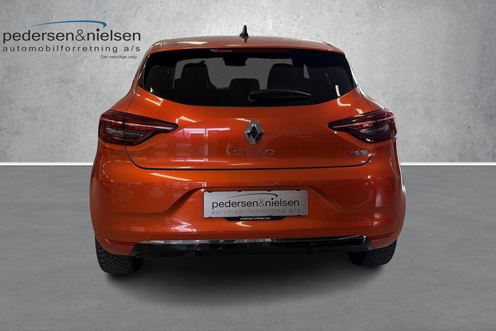 Orange Renault Clio fra 2021