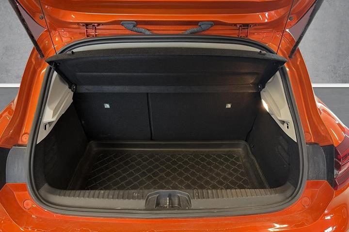 Orange Renault Clio fra 2021