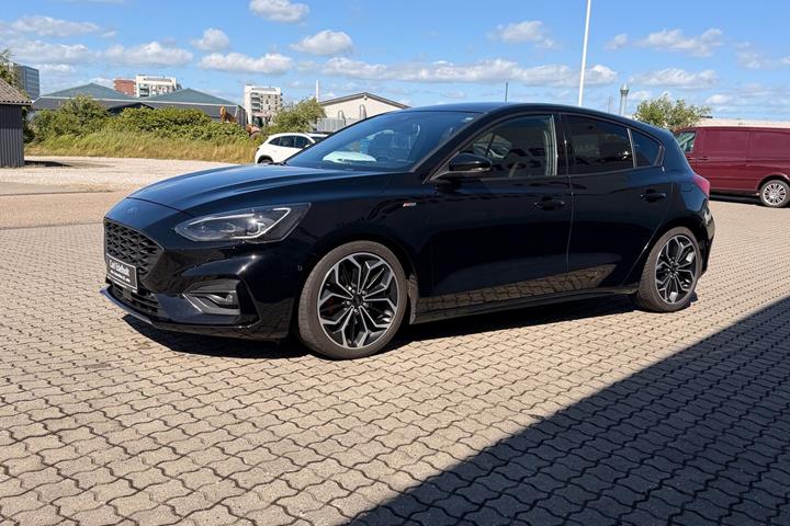 Sort Ford Focus fra 2018