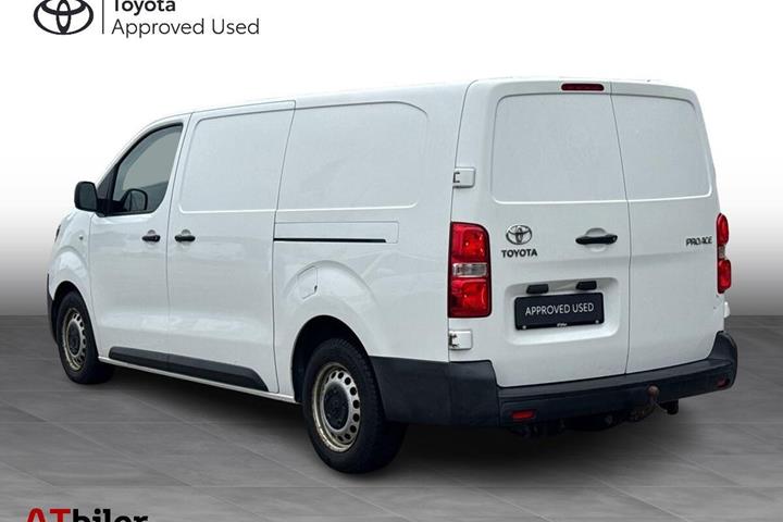 Hvid Toyota ProAce fra 2021