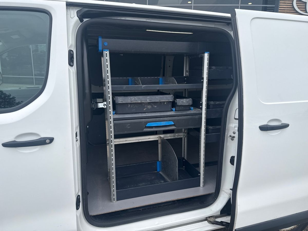 Hvid Toyota ProAce fra 2021