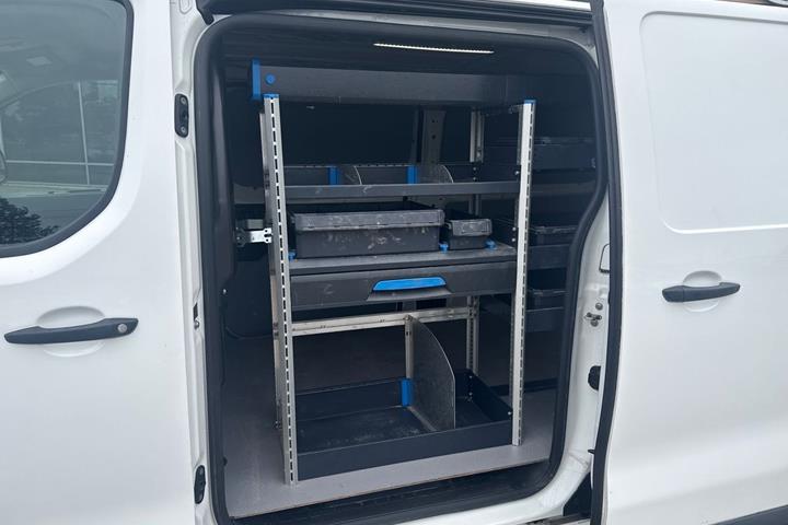 Hvid Toyota ProAce fra 2021