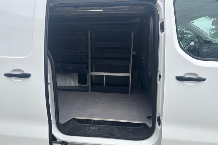 Hvid Toyota ProAce fra 2021