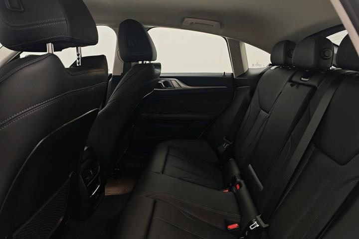 Hvid BMW i4 fra 2024