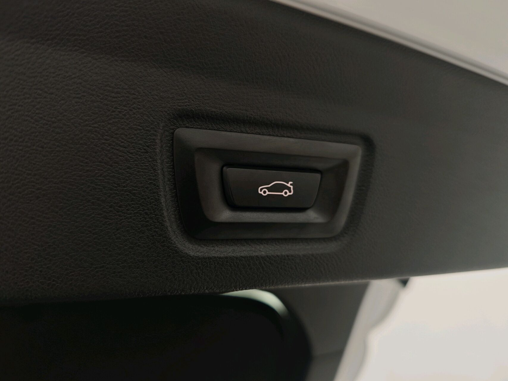 Hvid BMW i4 fra 2024
