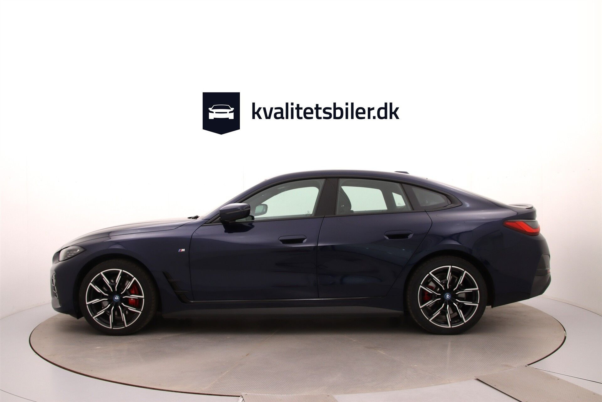 Blå BMW i4 fra 2023