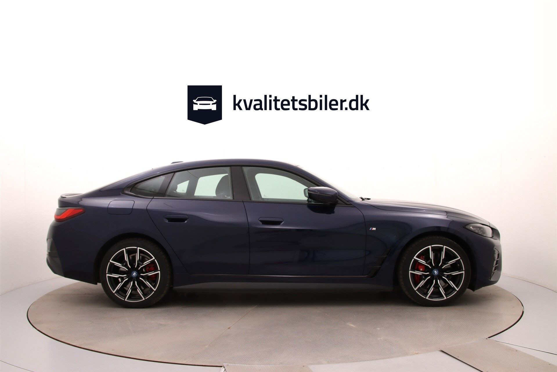 Blå BMW i4 fra 2023