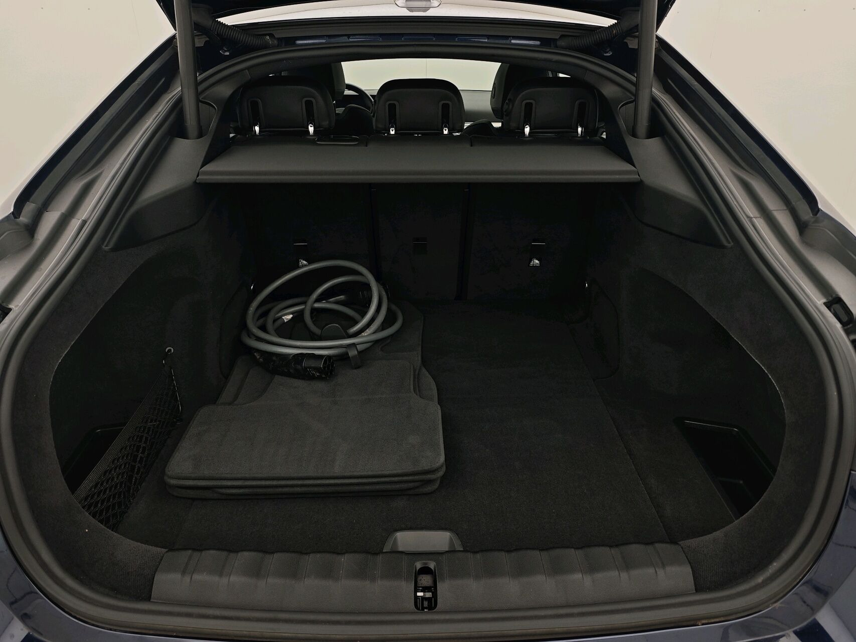 Blå BMW i4 fra 2023