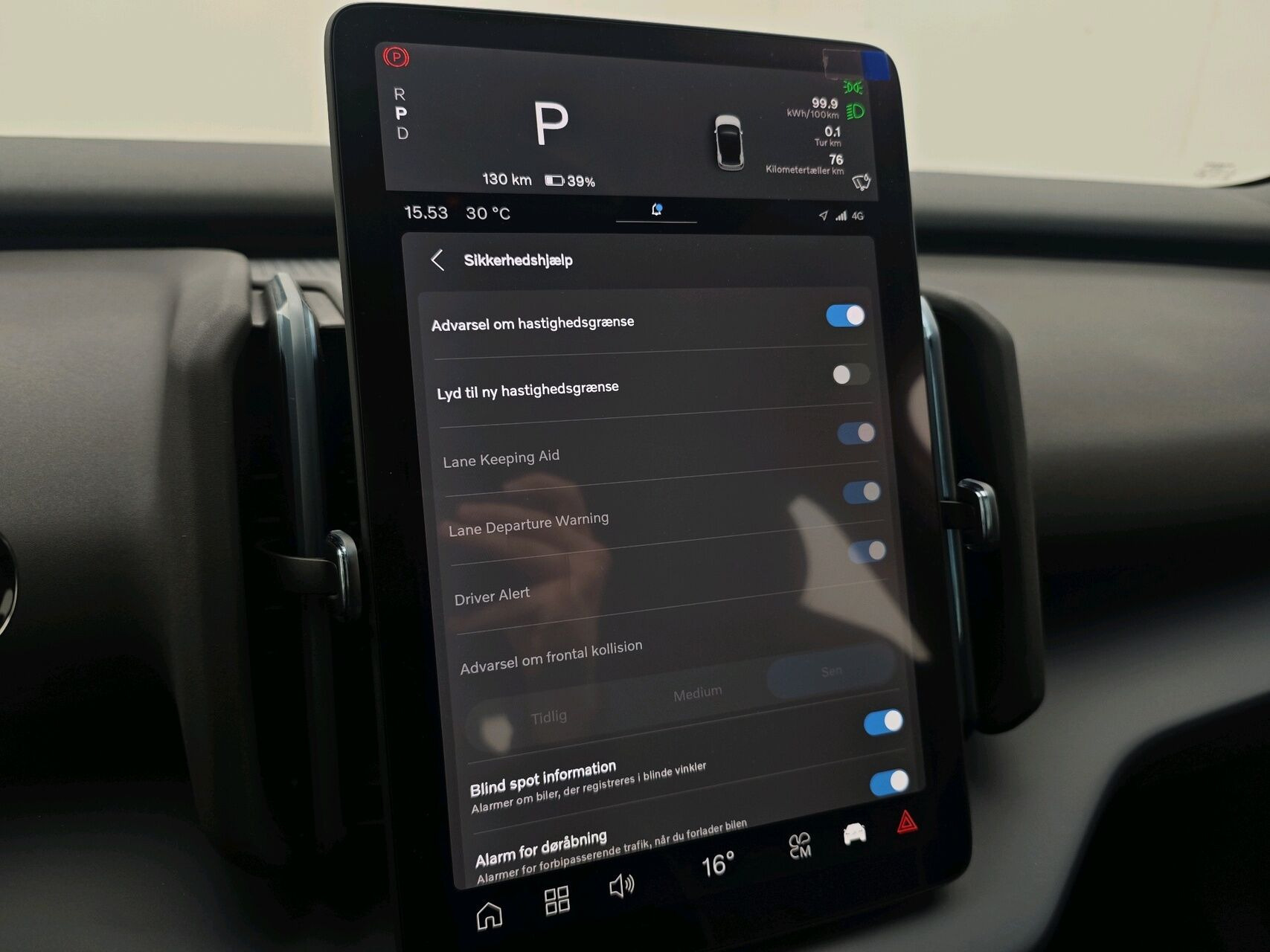 Blå Volvo EX30 fra 2024