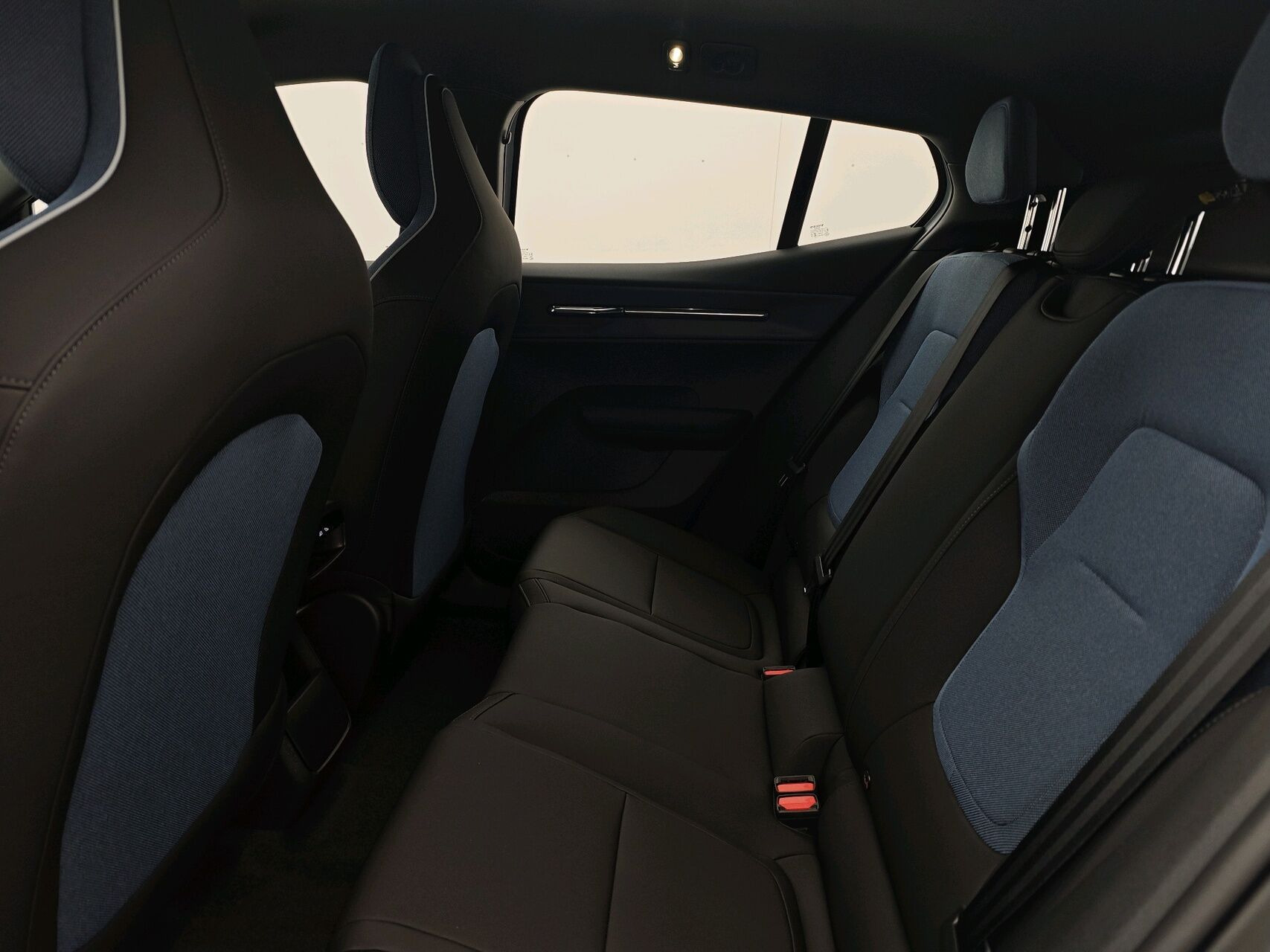 Blå Volvo EX30 fra 2024