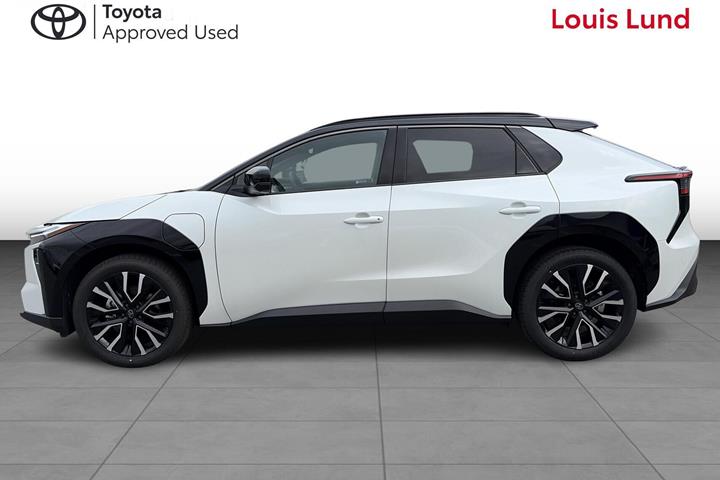 Hvid Toyota BZ4X fra 2026