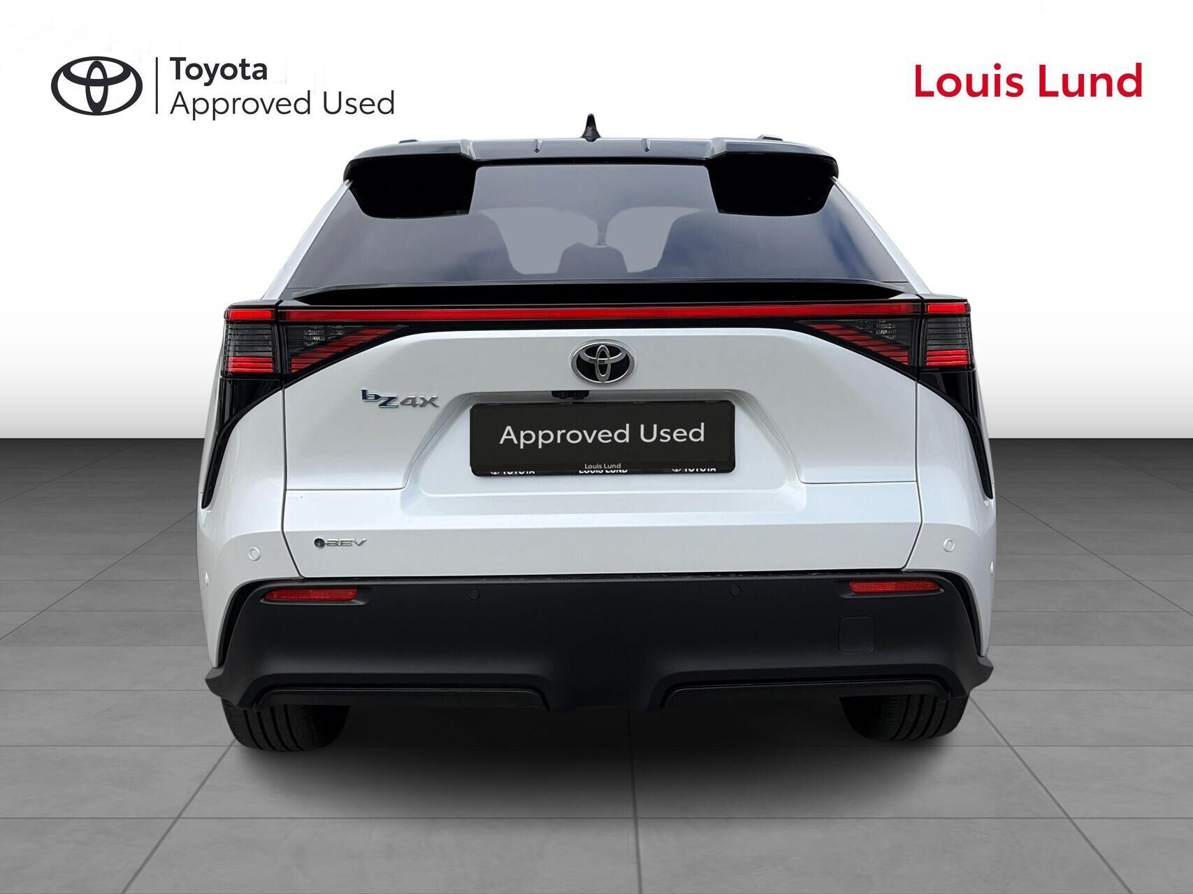 Hvid Toyota BZ4X fra 2026