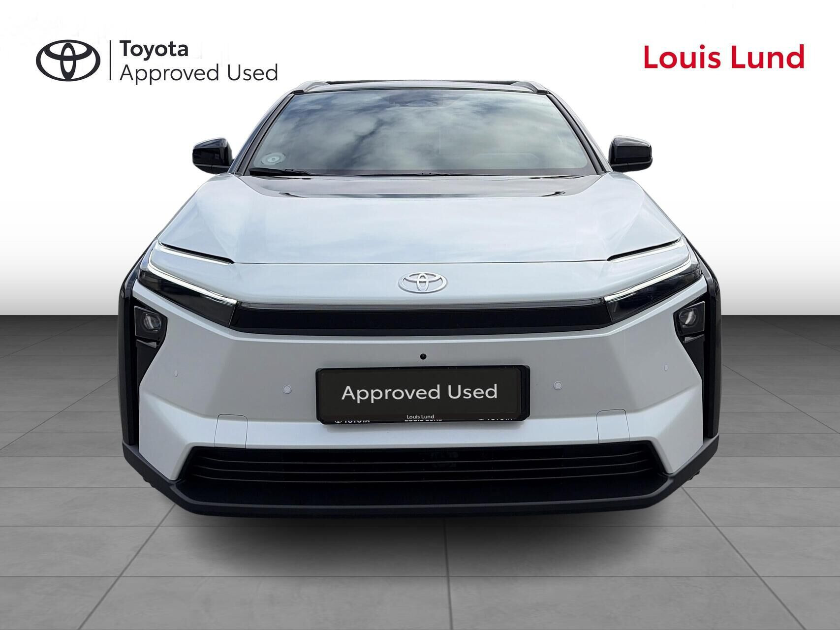 Hvid Toyota BZ4X fra 2026