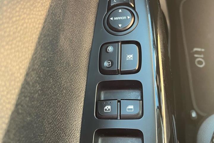 Grå Kia Picanto fra 2017