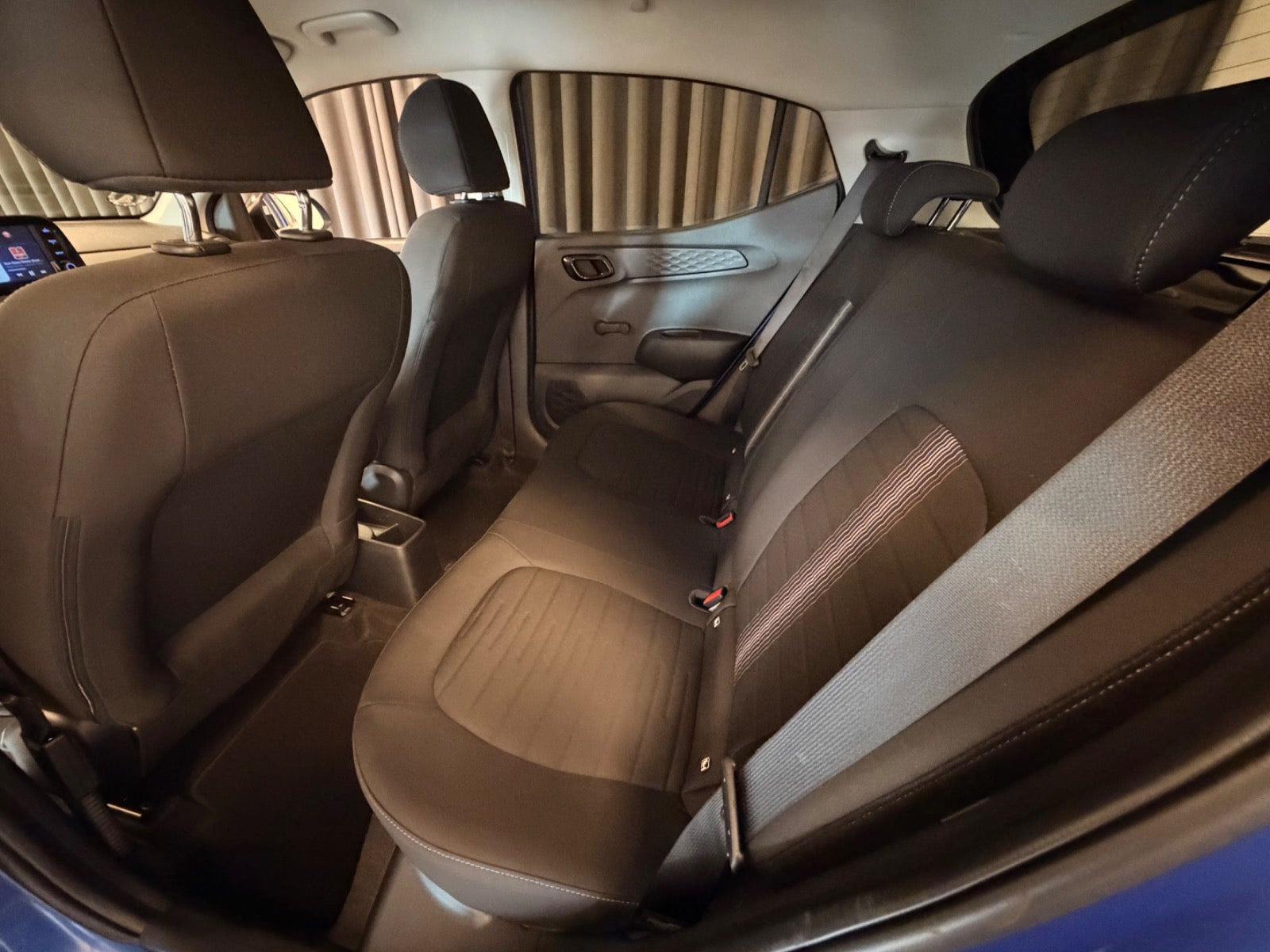 Blå Hyundai i10 fra 2020