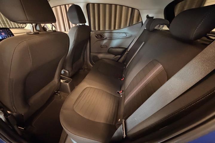 Blå Hyundai i10 fra 2020
