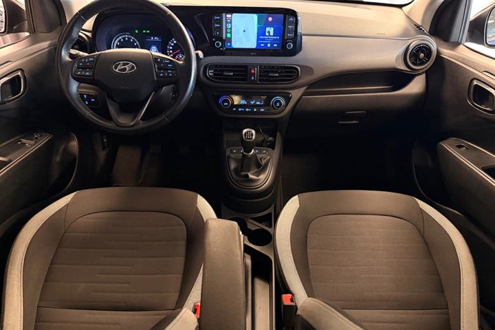 Blå Hyundai i10 fra 2020