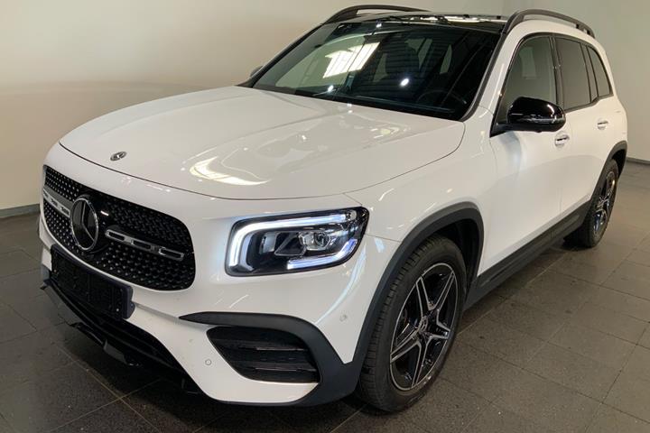 Hvid Mercedes GLB250 fra 2020 set udefra