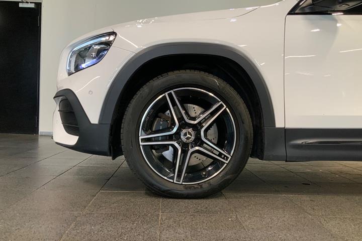 Hvid Mercedes GLB250 fra 2020