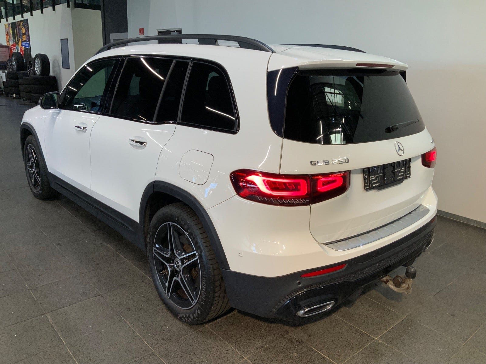 Hvid Mercedes GLB250 fra 2020