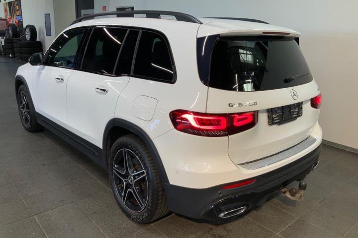 Hvid Mercedes GLB250 fra 2020