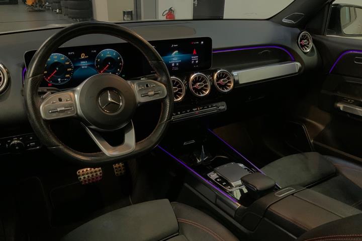 Hvid Mercedes GLB250 fra 2020