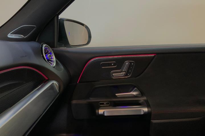 Hvid Mercedes GLB250 fra 2020