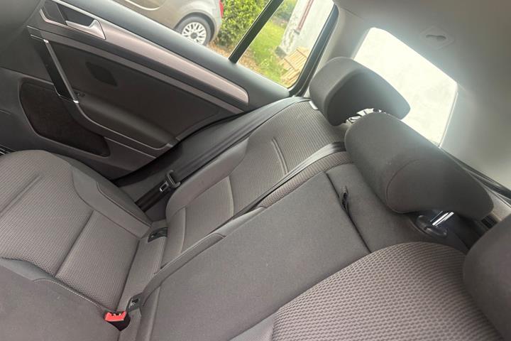 Sort VW Golf VII fra 2015